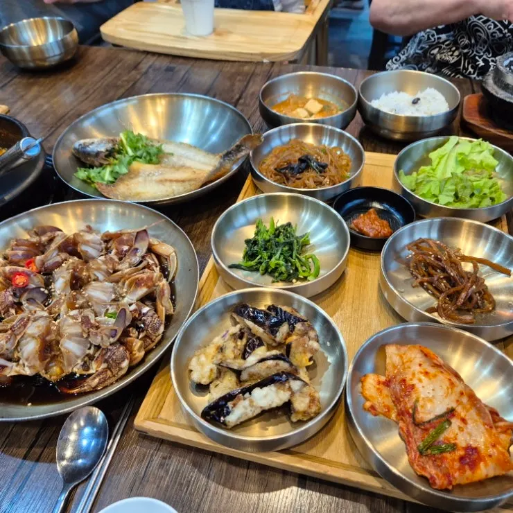 간이 확실한 한식 반찬 상차림