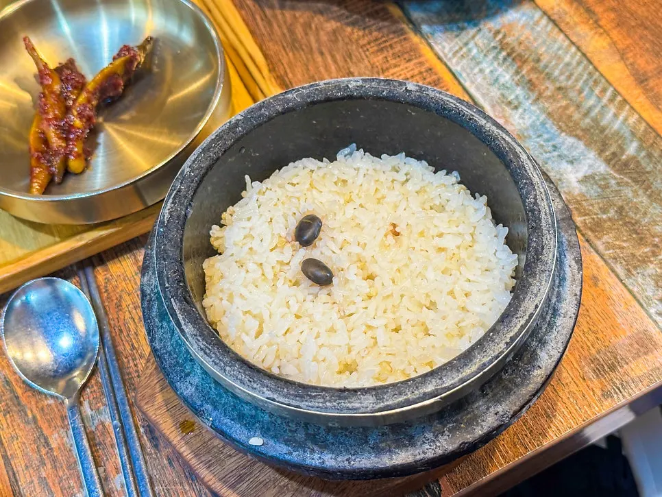 건강찬 위주의 반찬 구성