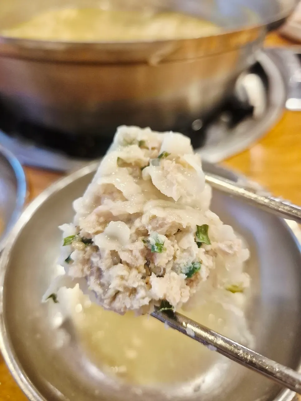 식사를 마친 작동홍두깨칼국수 테이블