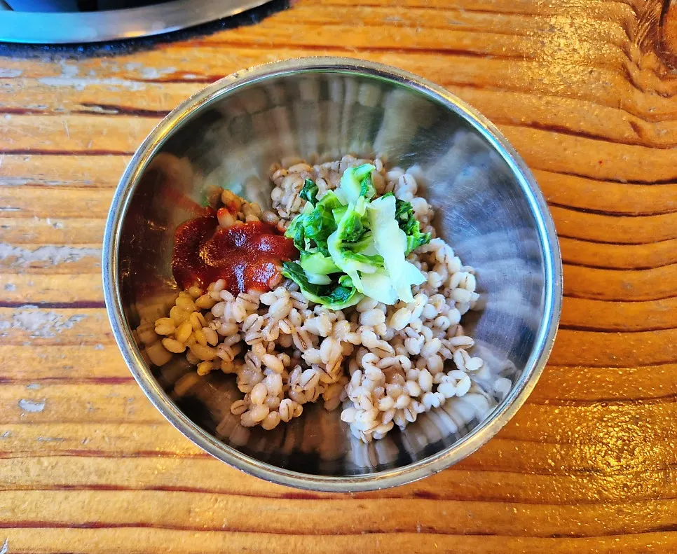 칼국수 식사 메뉴 구성