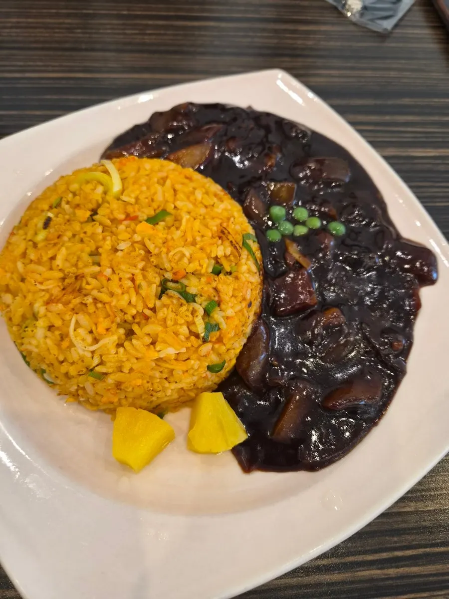 Fluffy stir-fried crab fried rice