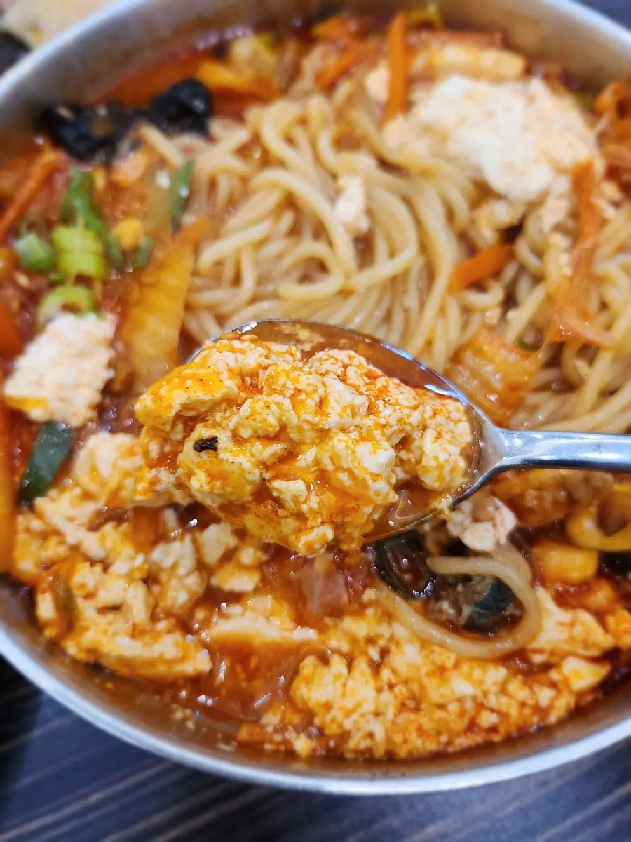 얼큰한 순두부짬뽕면 클로즈업