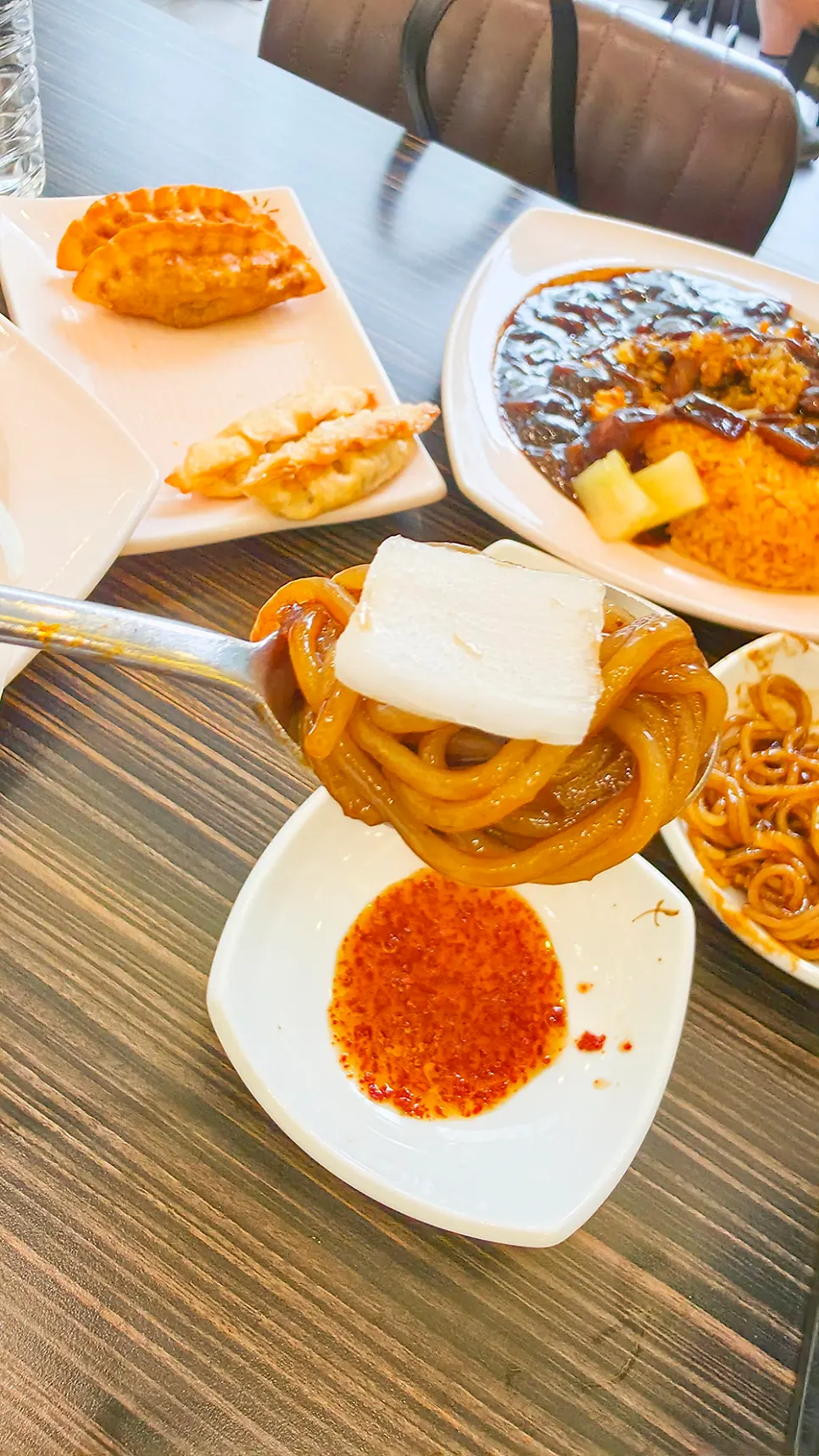 양이 푸짐한 짜장면 곱빼기