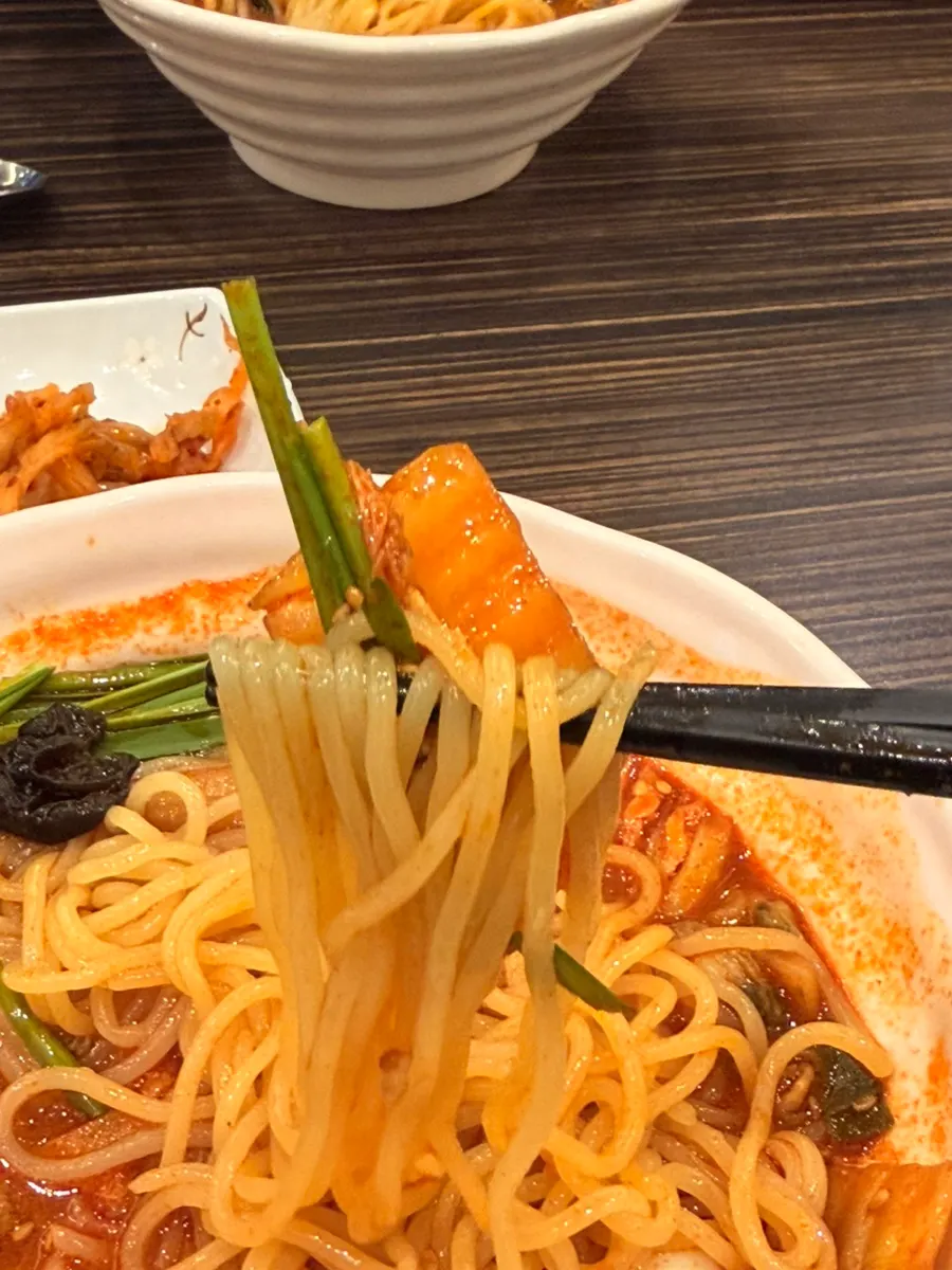 Jjamppong with adjustable spice level