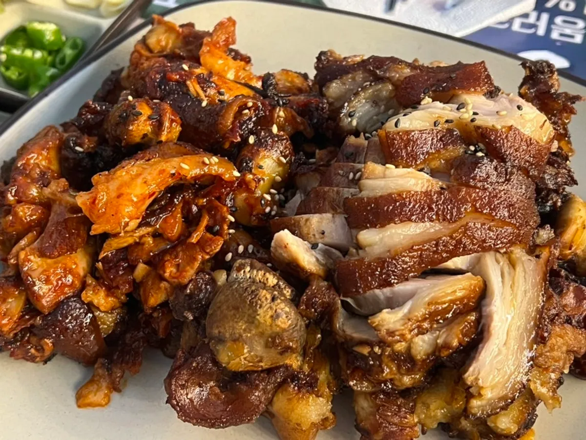 뜨끈하게 나온 콩나물국 한 그릇