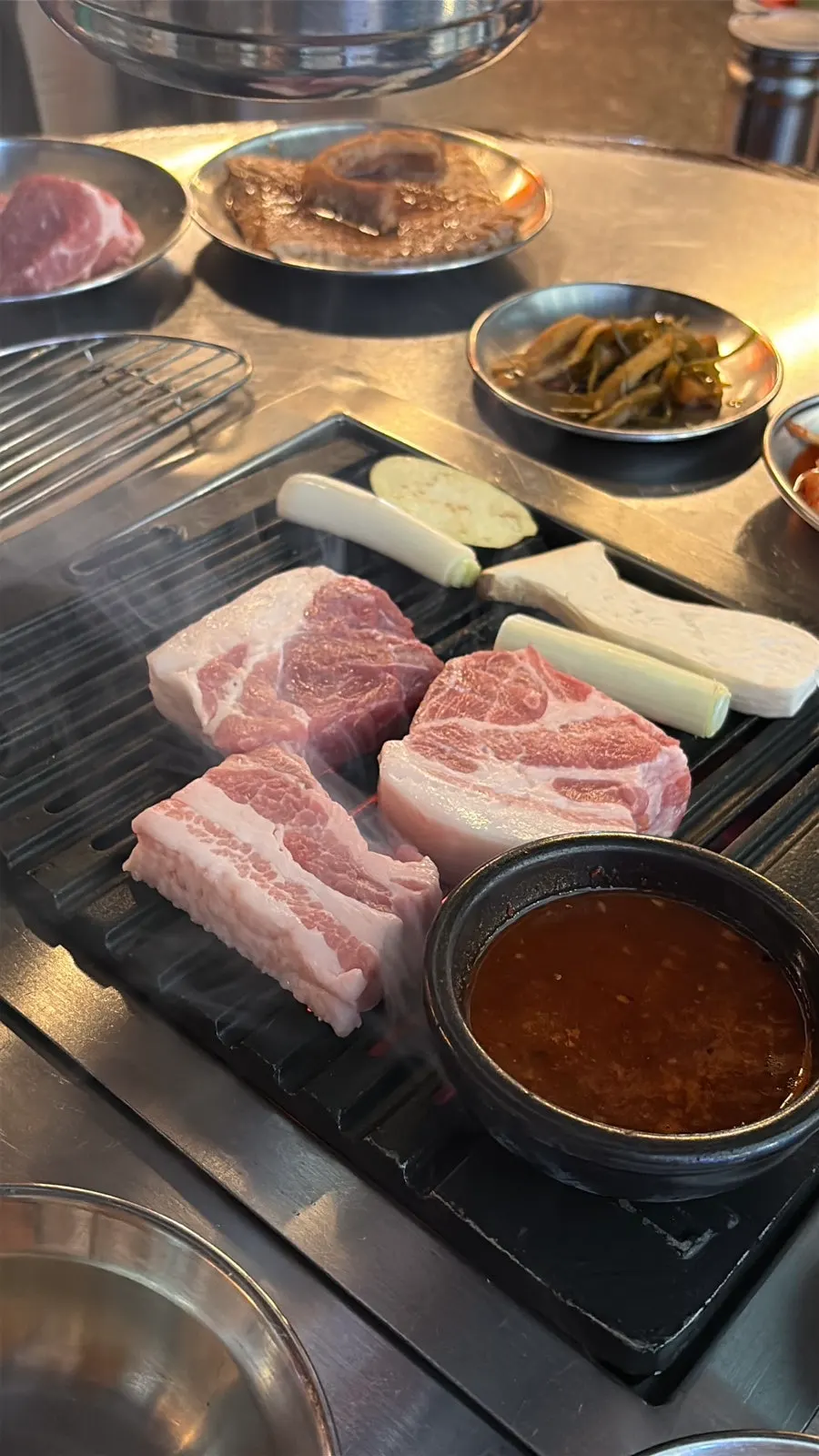 선홍빛 주먹구이와 껍데기