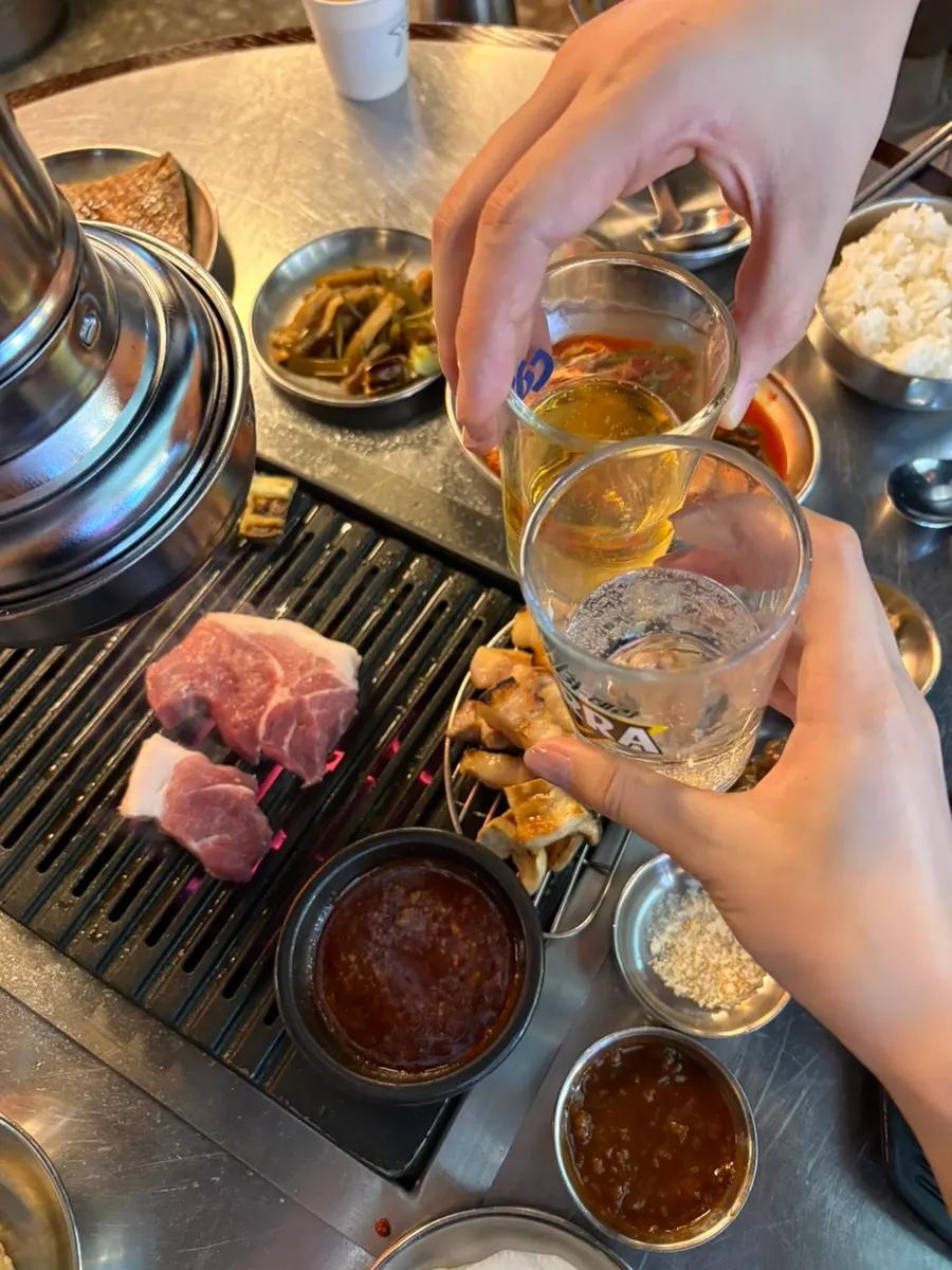 한쪽에 옮겨둔 잘 익은 고기