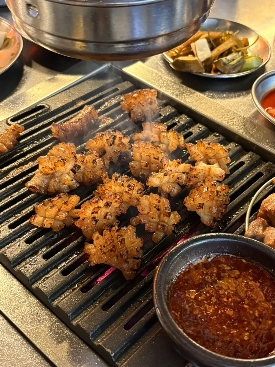 콩가루에 찍어 먹는 껍데기