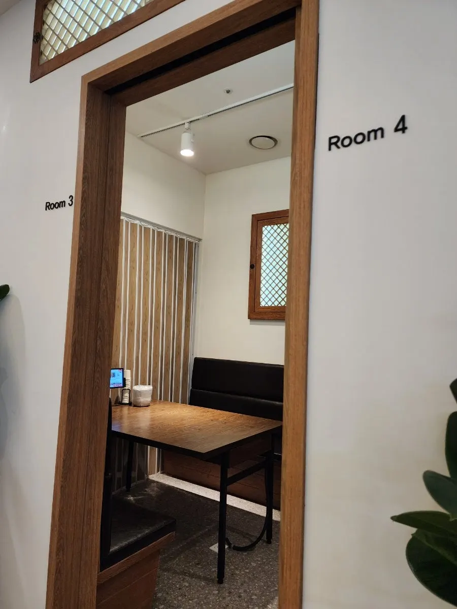 Group room suited for a family gathering