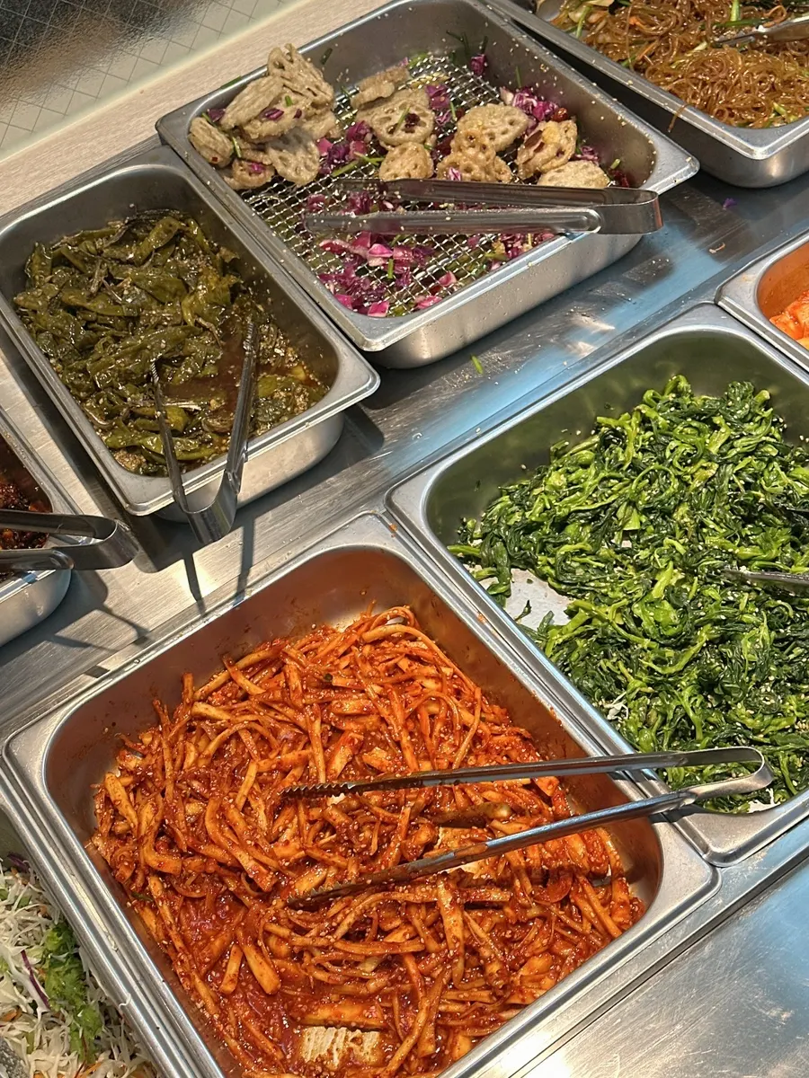 Cover photo of a Korean set-meal spread at Gim Myeongju Tteuranchae Bapsang Sinjung-dong Branch