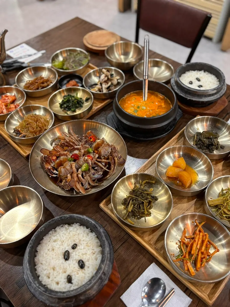 A full meal with pot rice and cheonggukjang