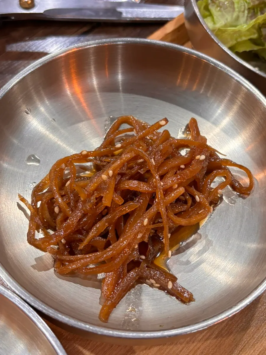 Pot rice with accompanying side dishes