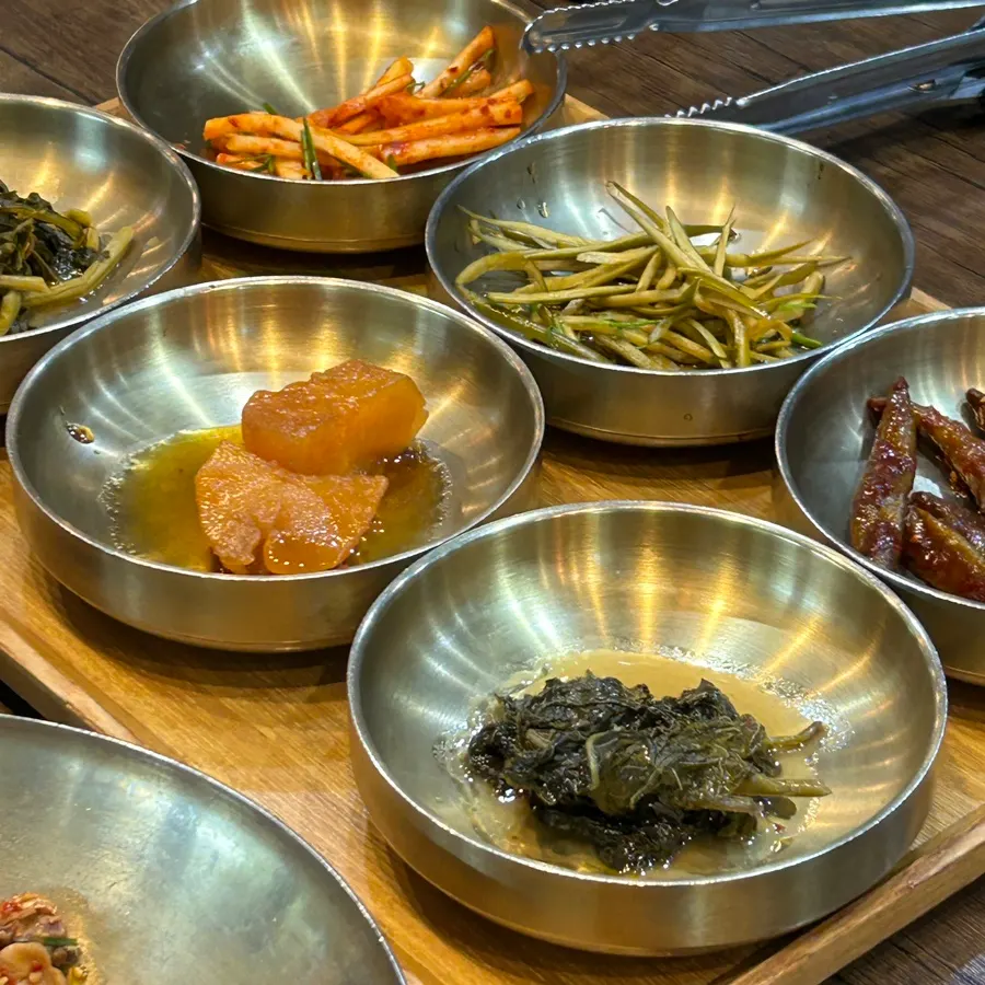 진하게 끓인 청국장 뚝배기