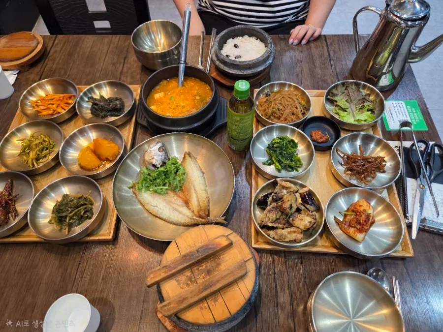 정갈하게 차려진 뜰안채밥상 2인 한상