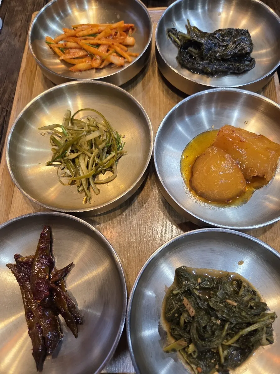 깻잎지와 장아찌 등 반찬 클로즈업