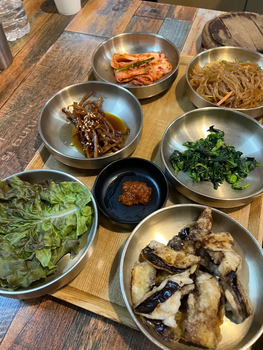 Korean set meal with pot rice and side dishes