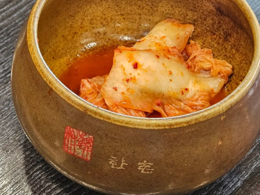 설렁탕과 함께 나온 밥과 반찬