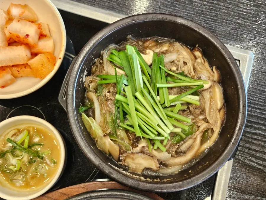 뚝배기에 담겨 나온 뚝배기불고기