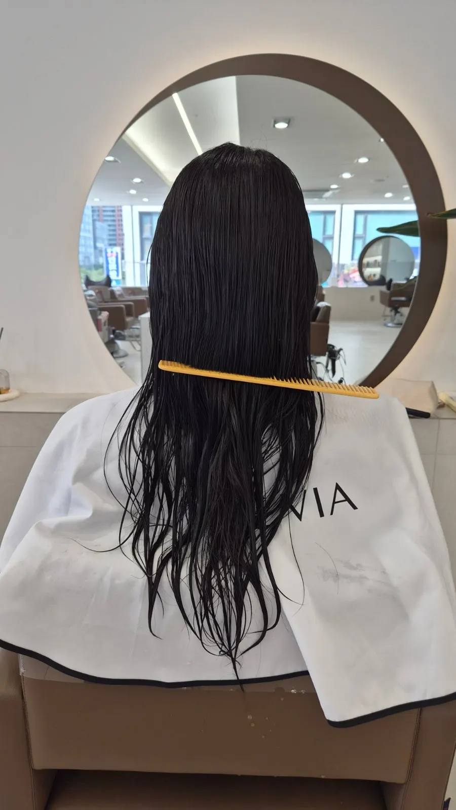 레이어드컷과 복구클리닉을 마친 긴 머리 모습