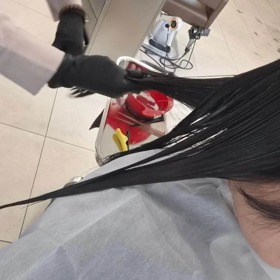 레이어드컷을 마친 옆모습