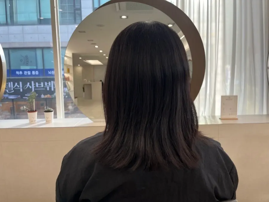Spacious, clean hair salon interior