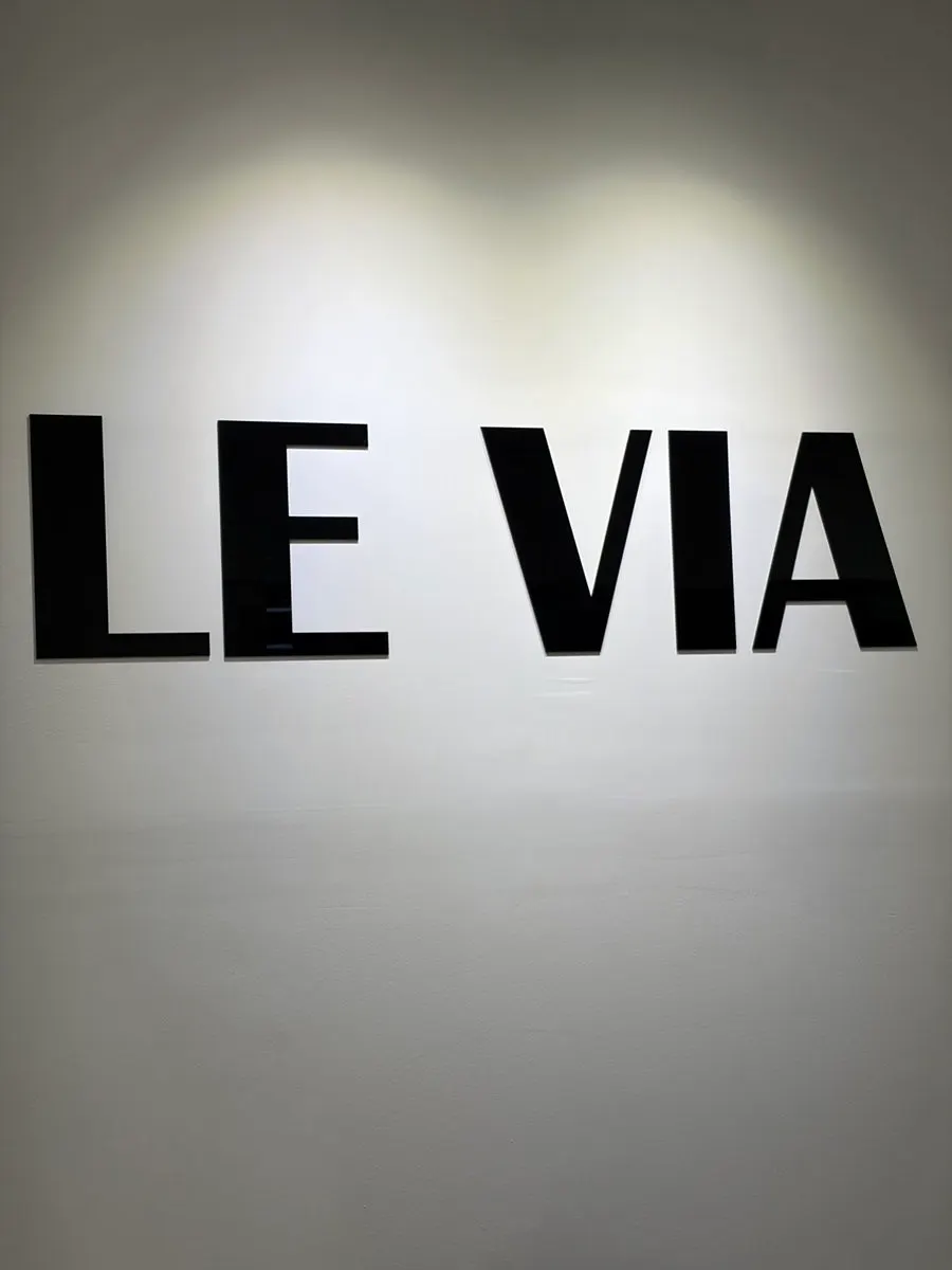 Interior atmosphere at Levia Hair Bucheon Branch