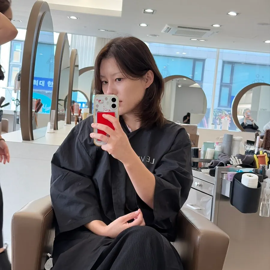 Smooth, neatly styled hair after magic setting