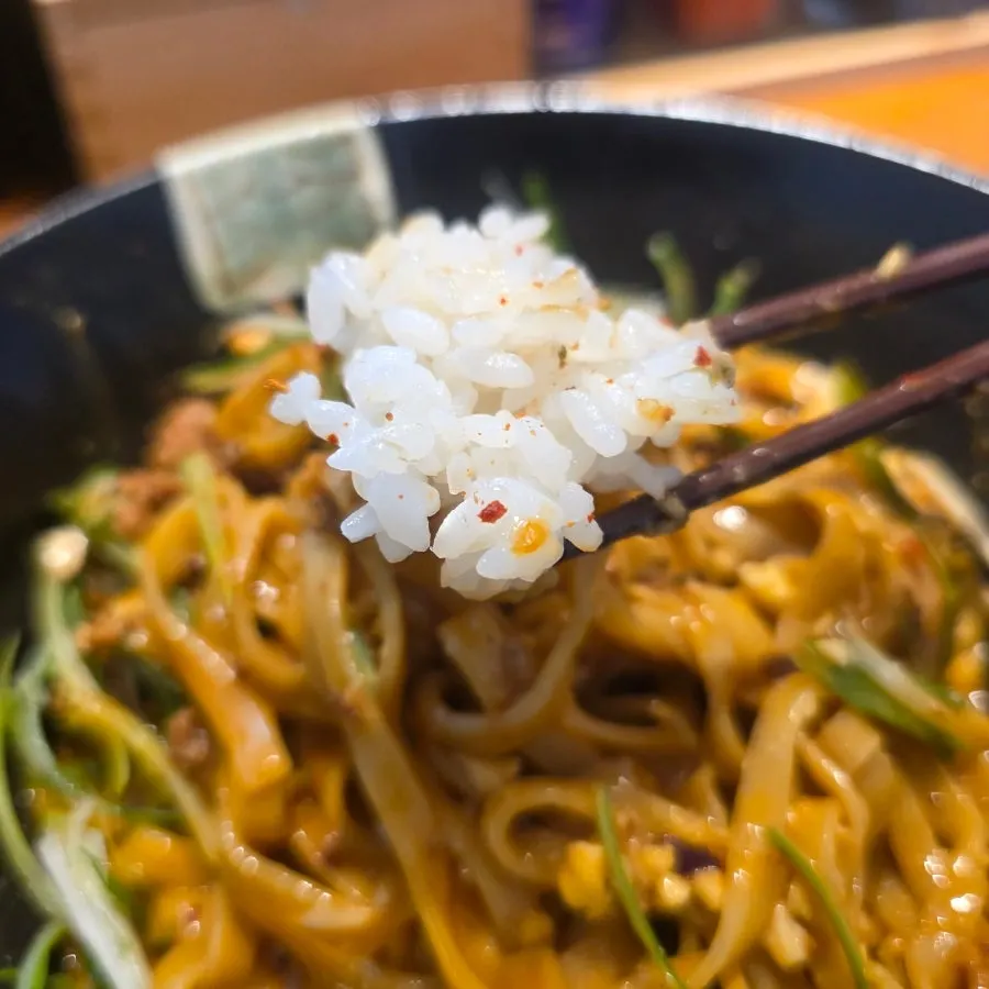 Mazesoba with noodles and toppings mixed together