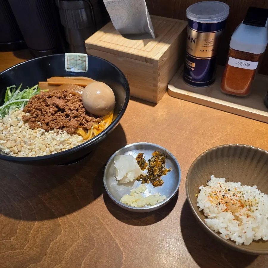 Minced garlic and ginger at the self-serve corner