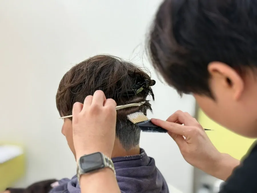 옆머리 다운펌 시술 과정