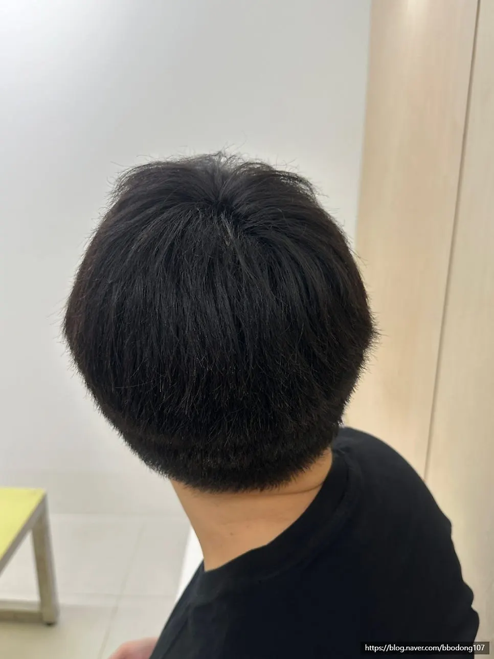 Checking hair length before the treatment