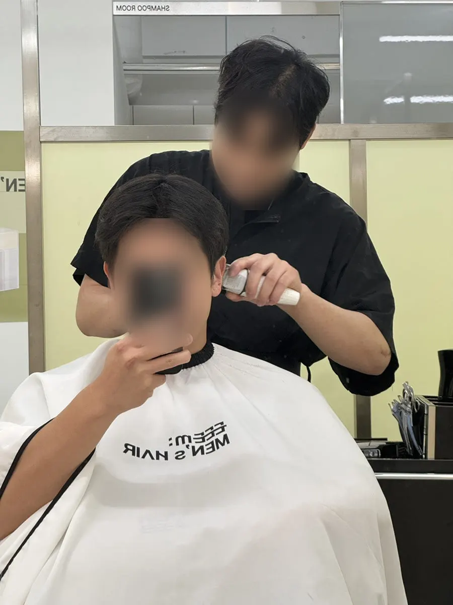 Taeho consulting on hair condition
