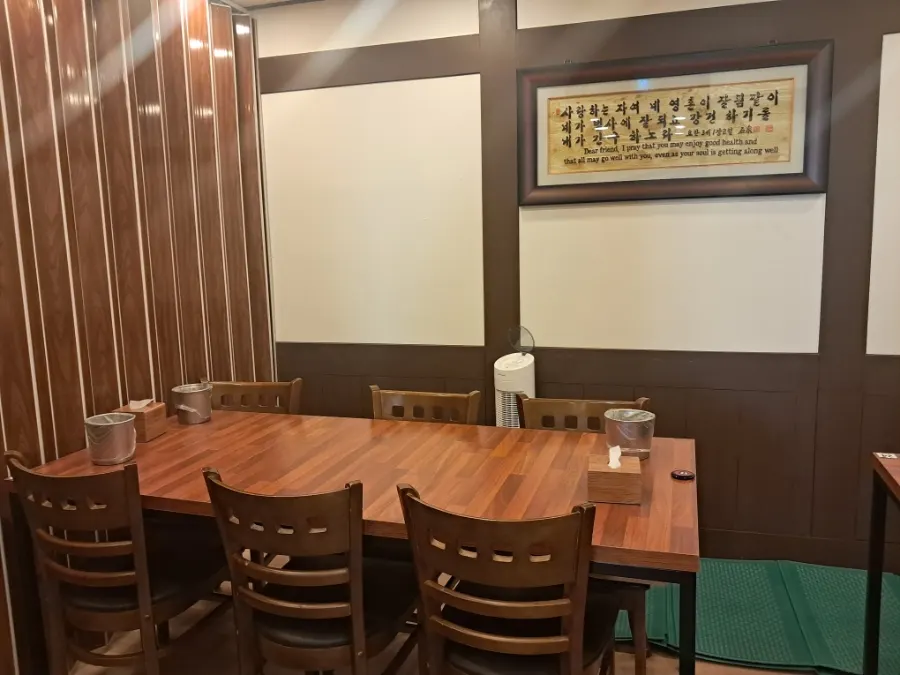깔끔한 오이삼계탕 매장 내부