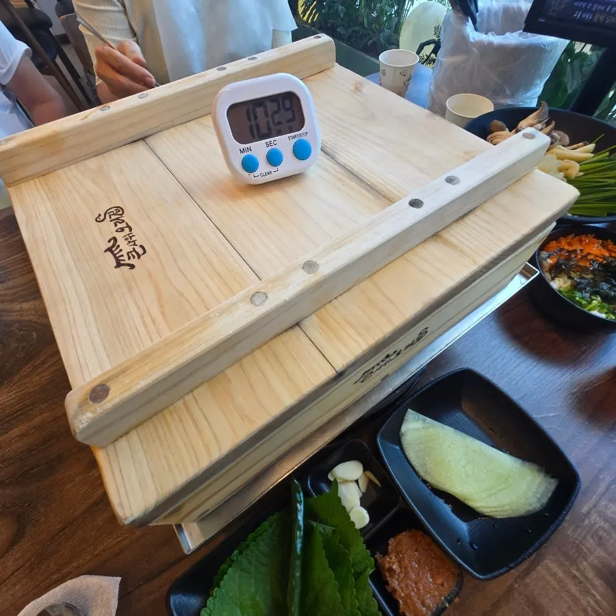 오리 편백찜과 오리도리탕 구성