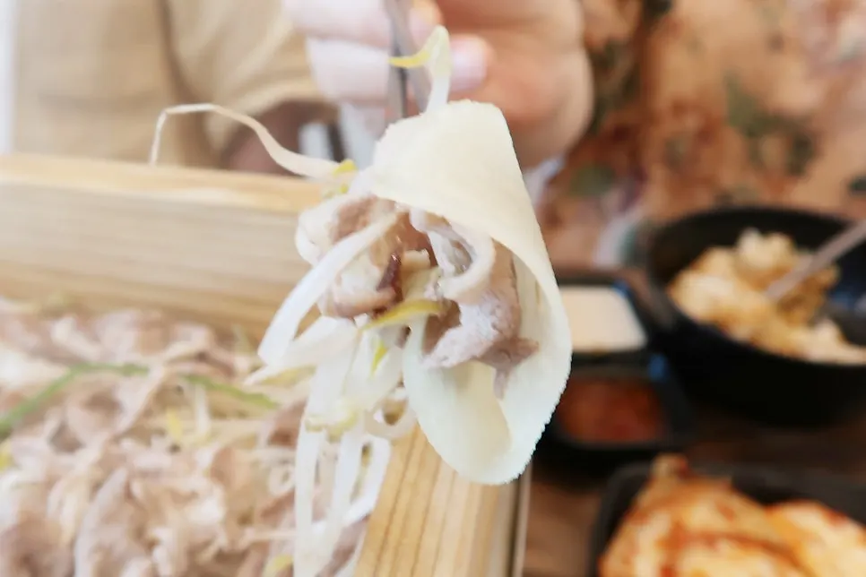 야채가 가득한 오리편백찜 속