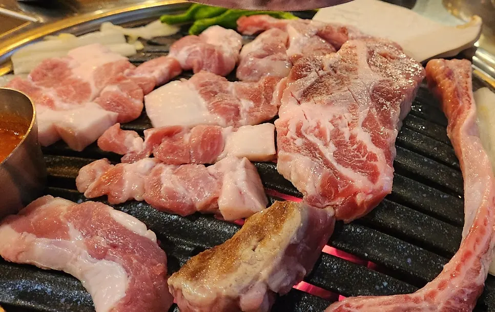 Close-up of a grilled piece of pork neck