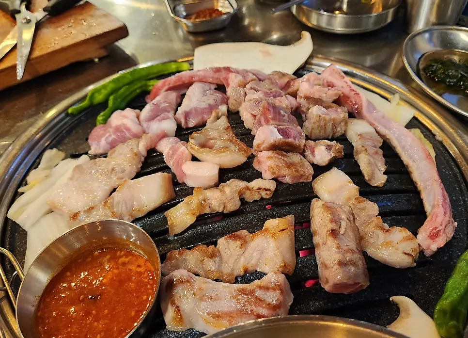 Cross-section of the pork neck showing juicy texture