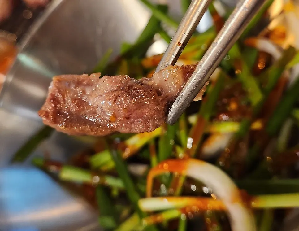 Chewy grilled rib meat