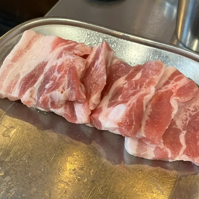 Introduction to the texture of chewy pork jowl