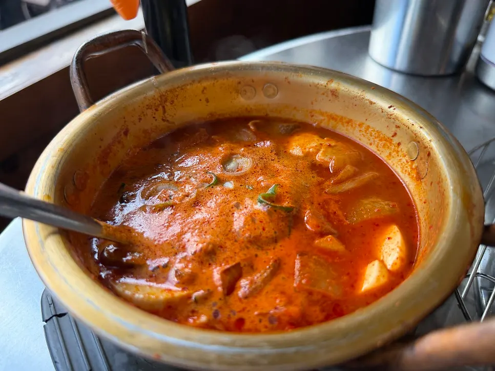 계란이 들어간 얼큰 순두부찌개