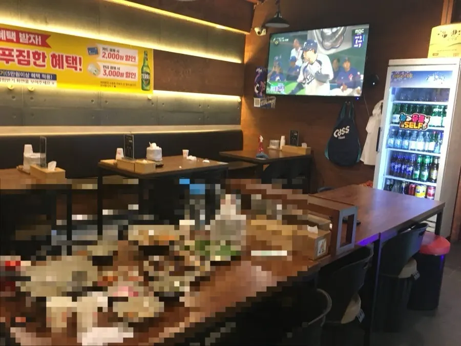 주류와 음료를 셀프로 꺼내는 냉장고