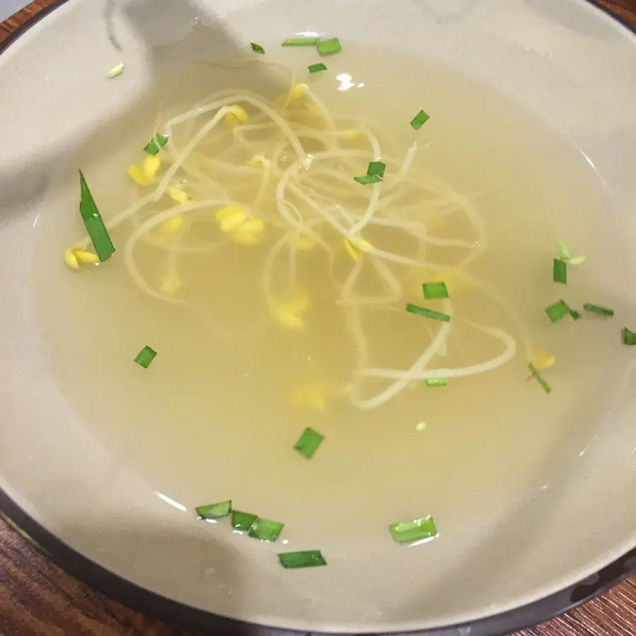 기본으로 나오는 콩나물국