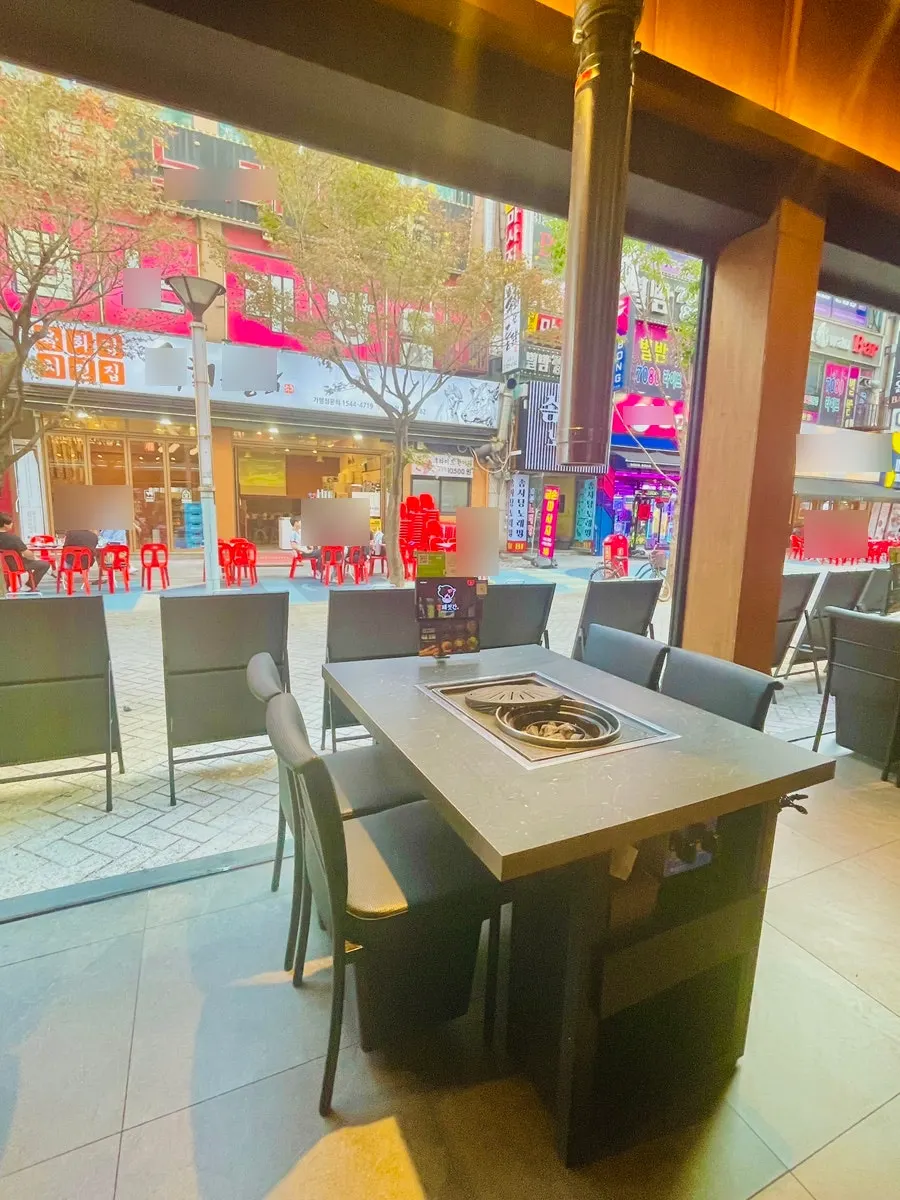 Open restaurant with folding doors