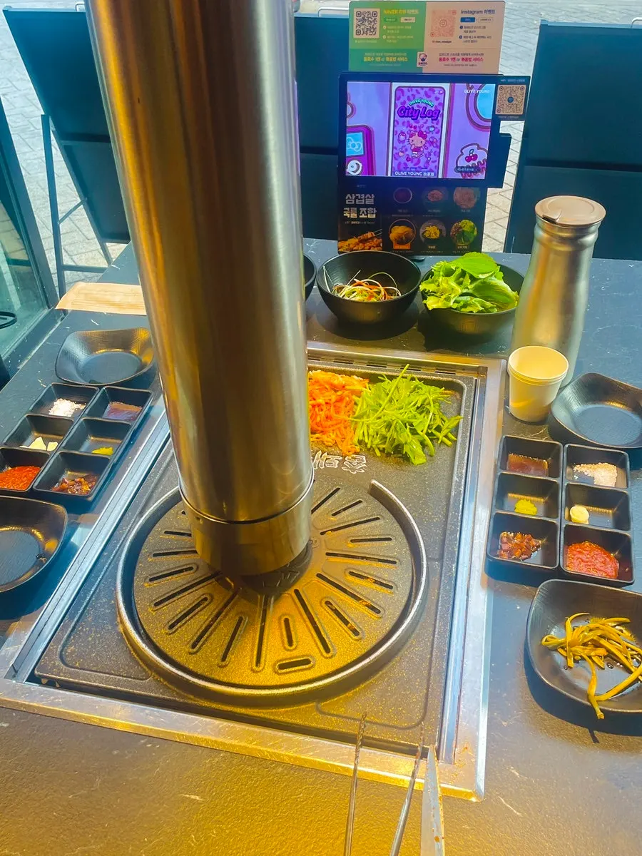 Ordered dishes and self-service corner