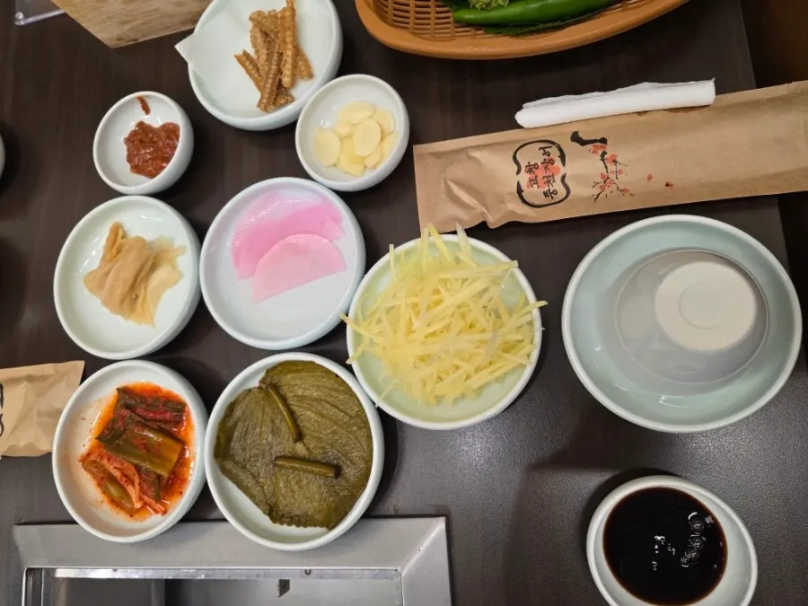 Eel table setting at Gochang Pungcheon Eel