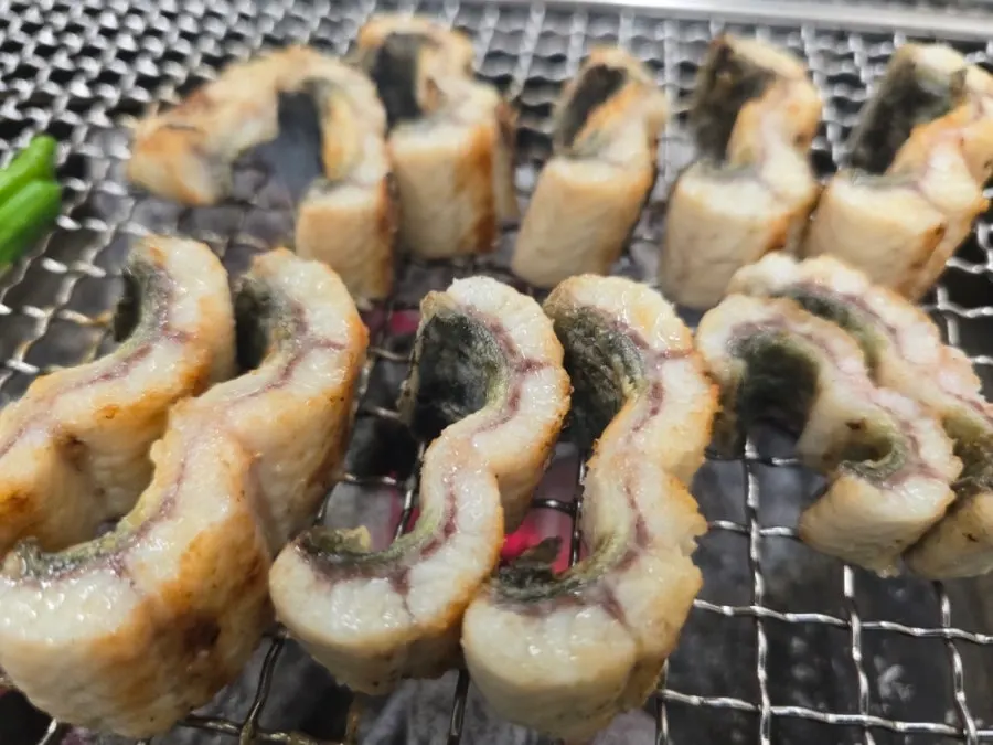 A plate of thick-cut grilled eel