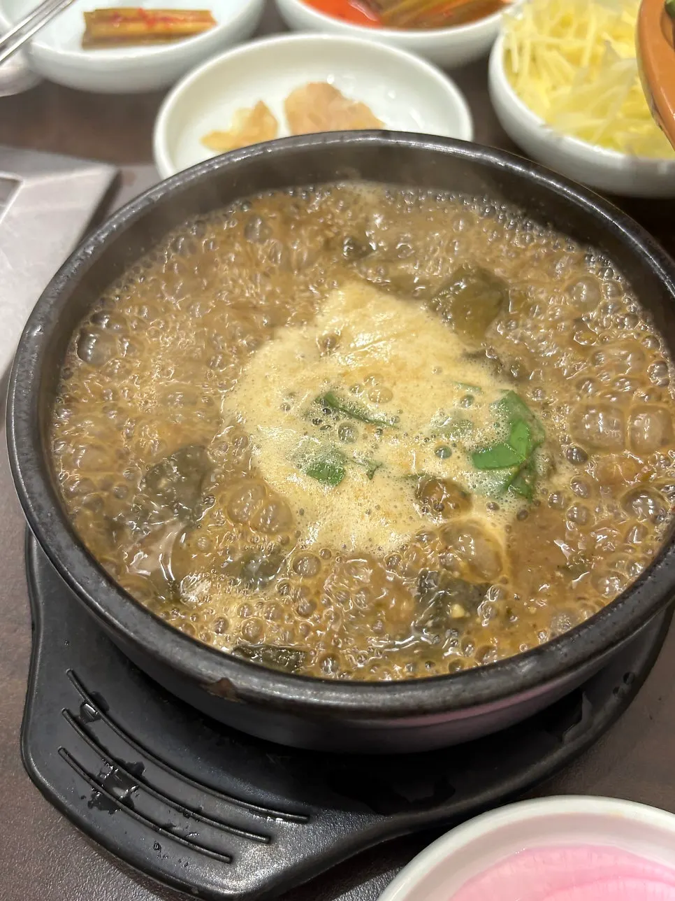 장어구이 기본 반찬 상차림