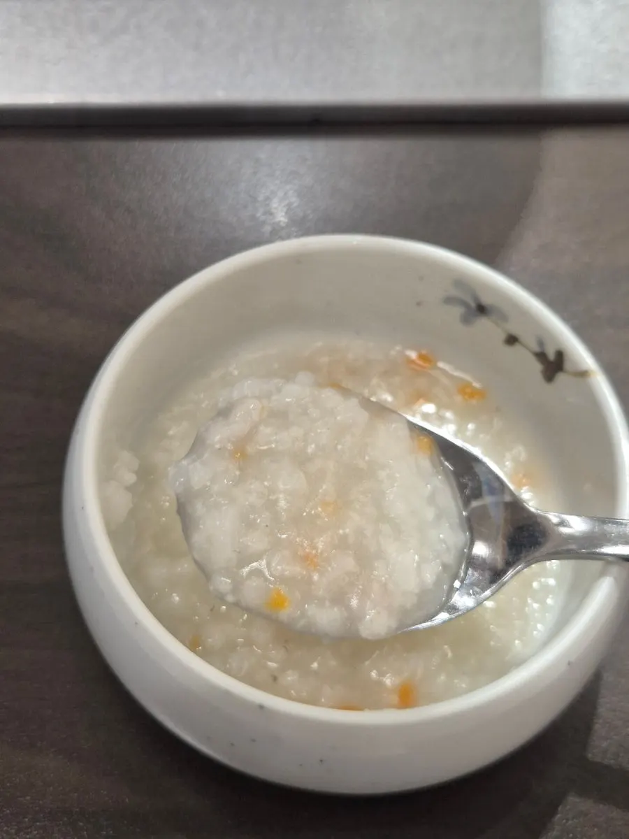 A warm bowl of pre-meal eel porridge