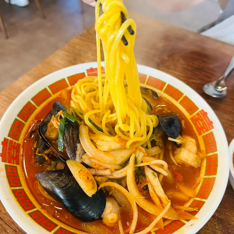 Seafood jjamppong filled with mussels and whole shrimp