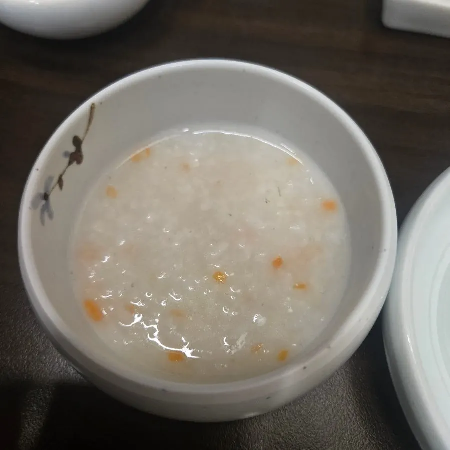 장어 나오기 전 제공되는 식전 죽